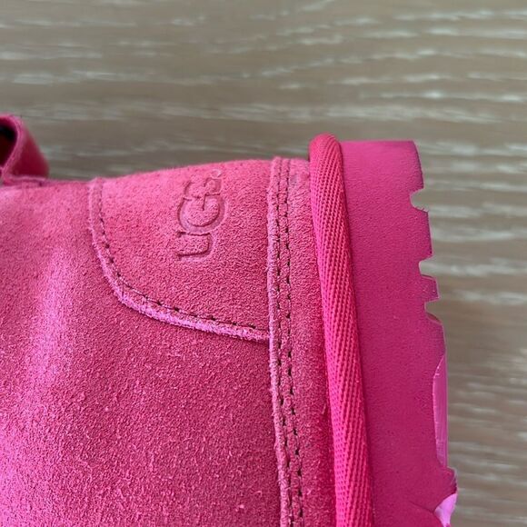 UGG Women’s Neumel II Chukka Boot pink, Size 6, NWOT Display pair - Picture 10 of 13